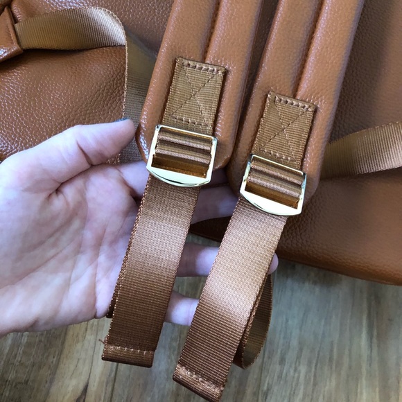 ✨EXCLUSIVE✨YL🌱Essential Oil Backpack‼️ - Picture 10 of 11